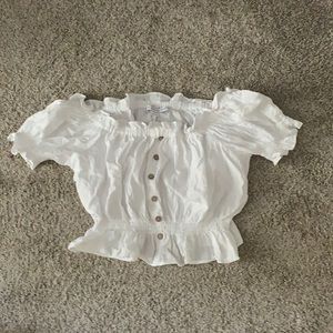 Super cute puffy cropped blouse size L